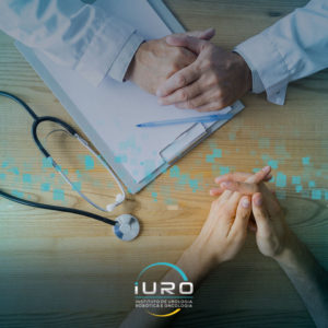 Para que serve o Exame de Toque Retal? – iURO Instituto de Urologia Robótica e Oncologia